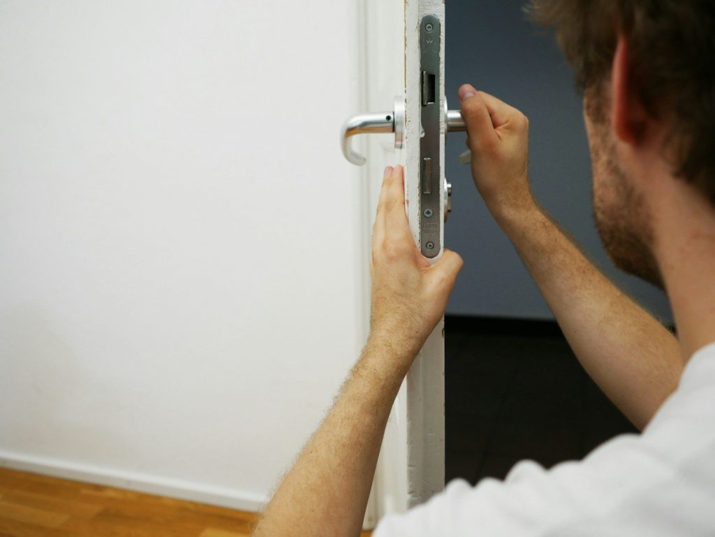 Emergency 24-hour locksmith van and key services in Lancaster